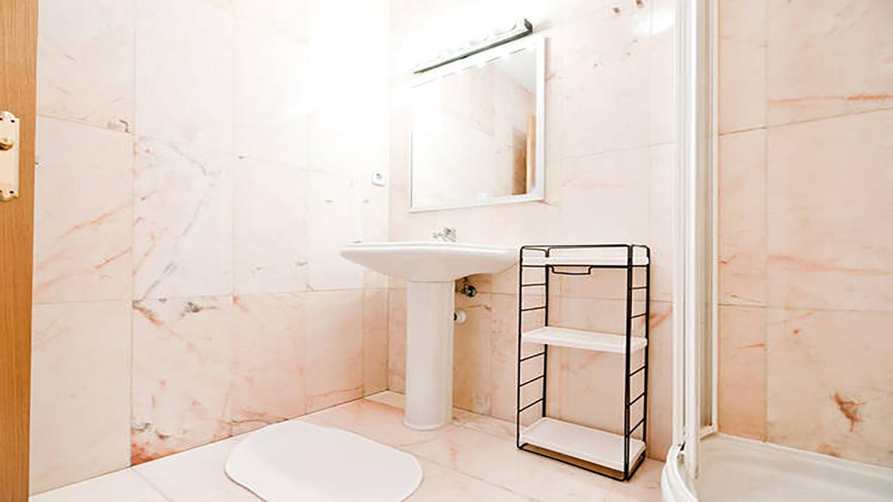 Concepcion Jeronima Apartment Madrid Bagian luar foto